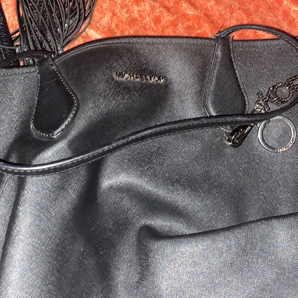 UVGC Michael Kors black shoulder bag with chrome keychain